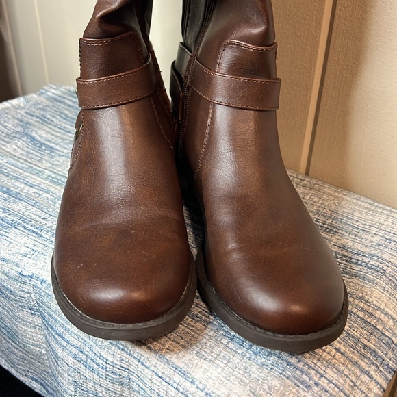 Brown GUESS boots - Picture 4 of 9